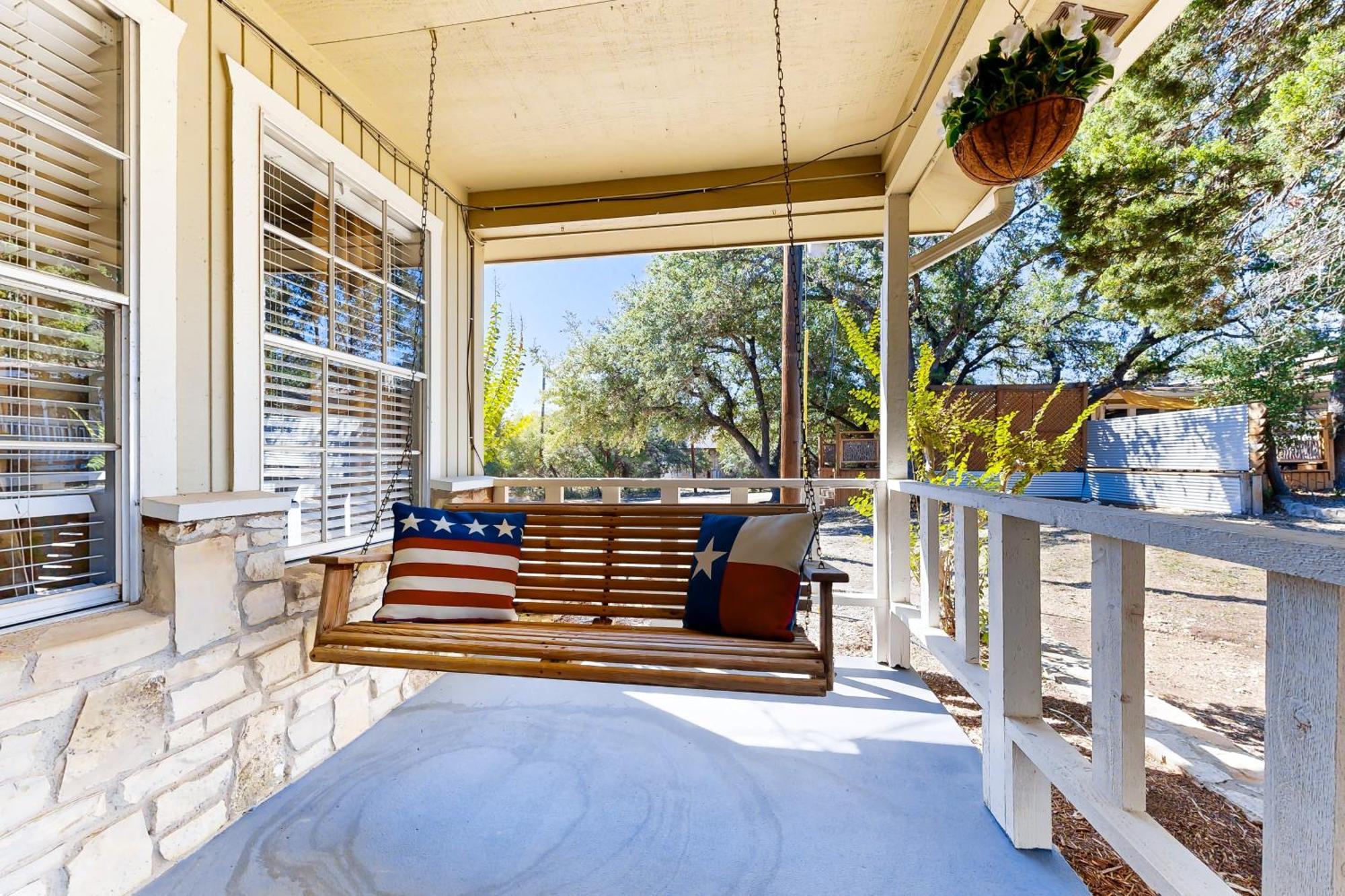 Meadow Creek Cottage Wimberley Exterior photo